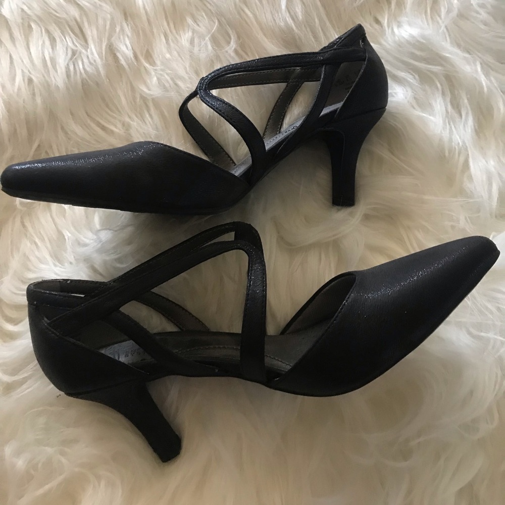 Black Life Stride Kitten Heels✨